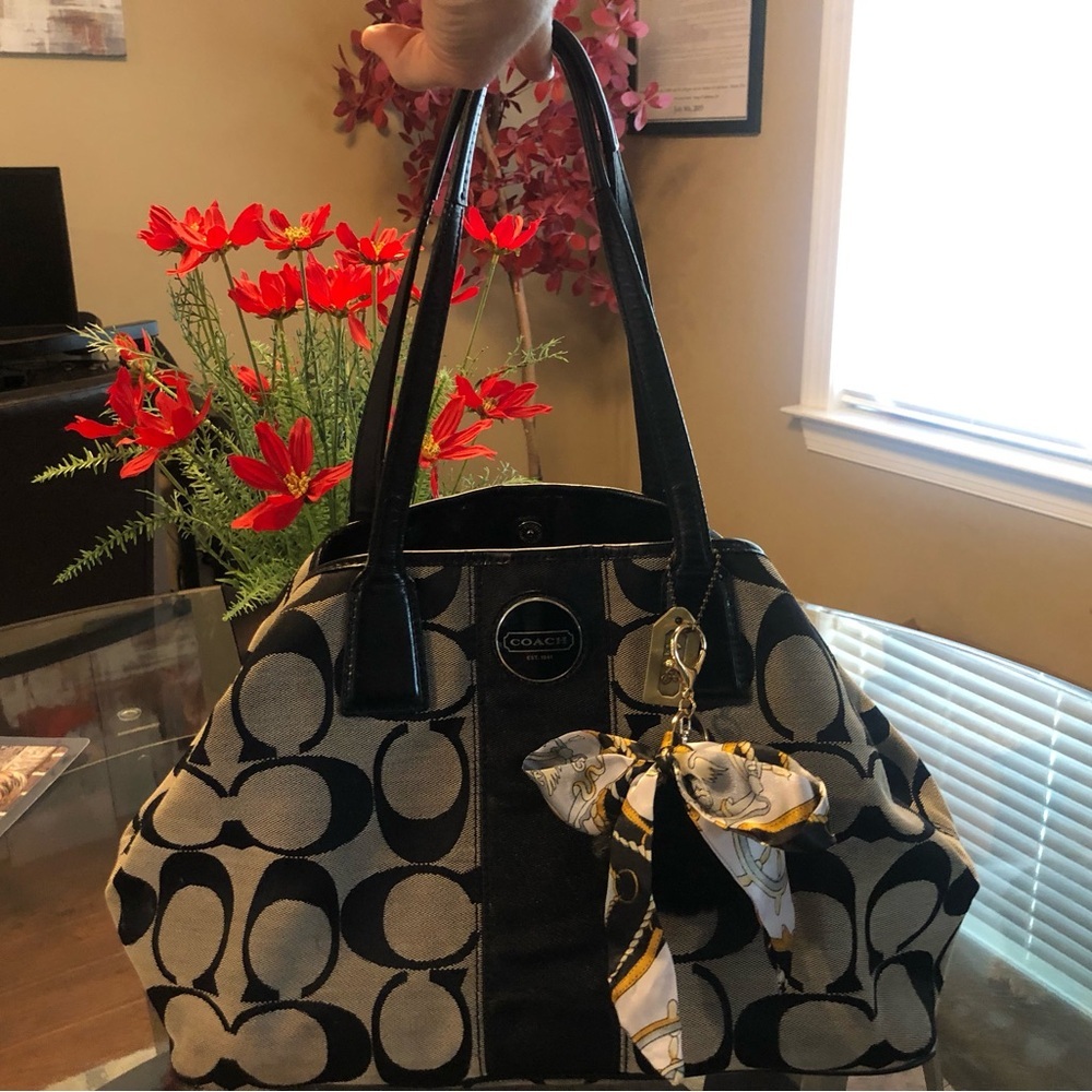 Vintage Y2K Coach Fabric Black & Gray Signature Shoulder Bag  w/ Leather Straps